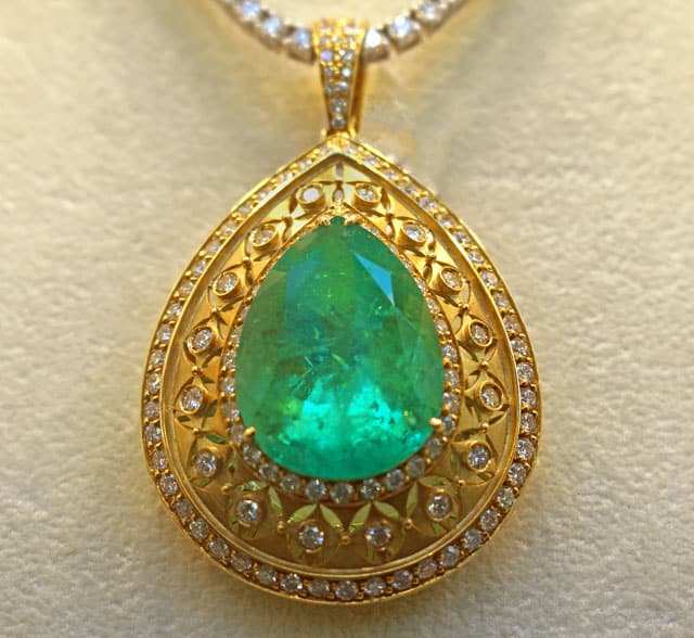 Be On The Lookout For The Best Emerald Pendant