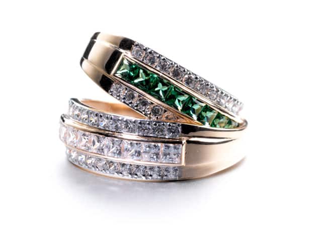 An Emerald and Diamond Ring For Your Engagement
